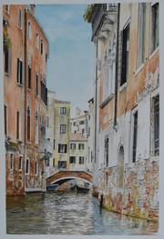 Percée de lumière sur un des canaux de Venise. Gérard Bel